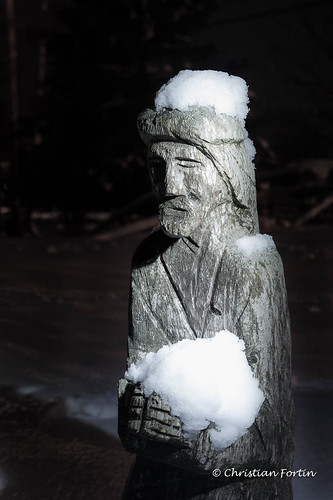 christ hiver sculture neige croix gaspésie calvaire gaspé anseaugriffon