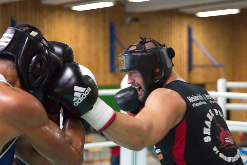 Tony Yoka, FRA und HG Florian Schulz rechts2000