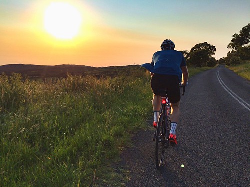sunrise cycling southernhighlands roadcycling ridethehighlands foreverbuttphotos