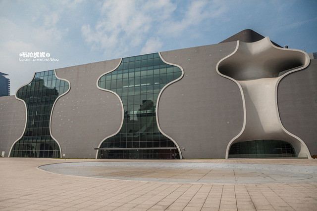 【台中旅遊景點】設計感100%建築！拍照散步好去處@台中國家歌劇院