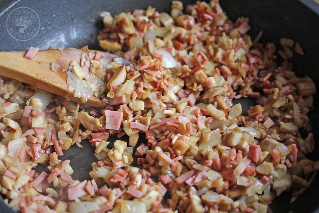 Champiñones rellenos bacon y langostinos www.cocinandoentreolivos.com (14)