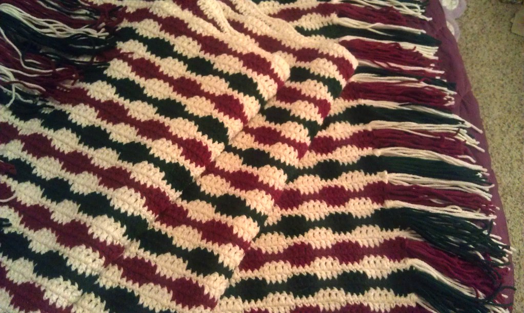 Christmas Crochet Blanket - Missed Stitches