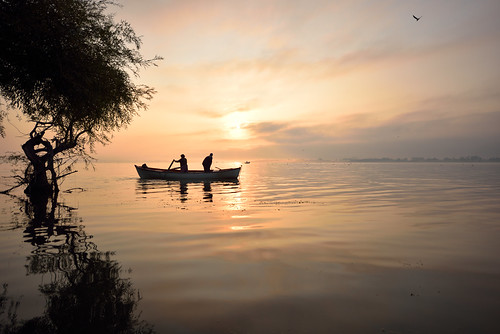 lake silhouette sunrise boat apolyont vabserk