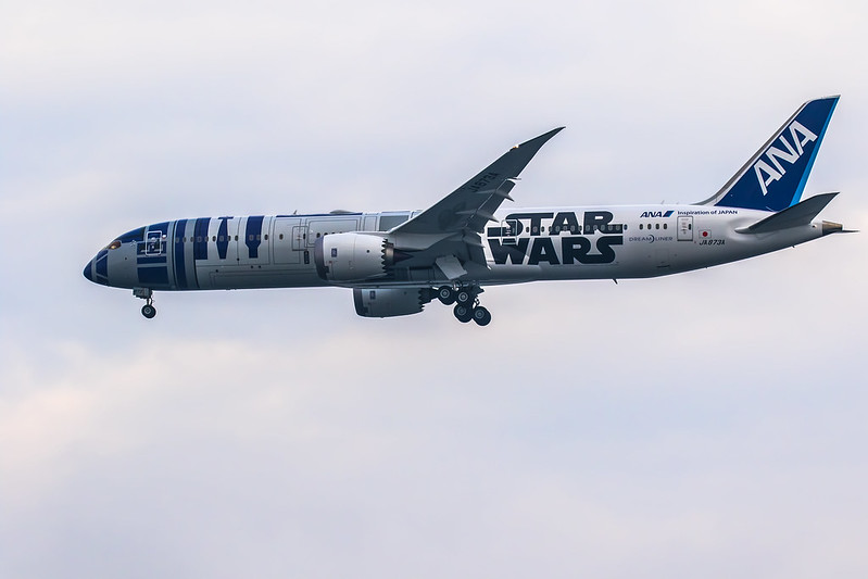ANA Star Wars Project R2-D2 Boeing 787-9 Dreamliner JA873A