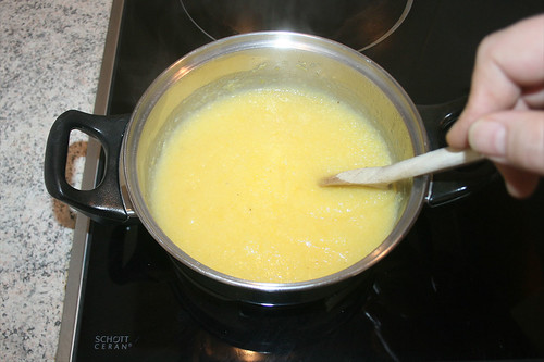 20 - Polenta unter ständigem rühren kochen / Cook polenta while stir permanently