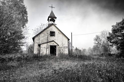 autumn blackandwhite bw ontario abandoned church weather fog architecture ruins catholic cross decay steeple toad derelict tinroof forlorn sthubert northernontario selectivecolor searchmont woodframe niksilverefex highway532 xf14mm fujixt1