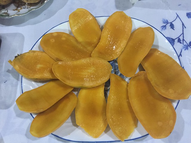 Native mangoes (piko)