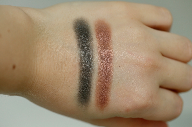 Burberry Eye Colour Cream No. 114 Charcoal & No. 106 Pink Heather, burberry eye colour cream, burberry oogschaduw, douglas, Burberry Eye Colour Cream swatches, Burberry Eye Colour Cream review, cream oogschaduw, beautyblog, fashion is a party, fashion blogger