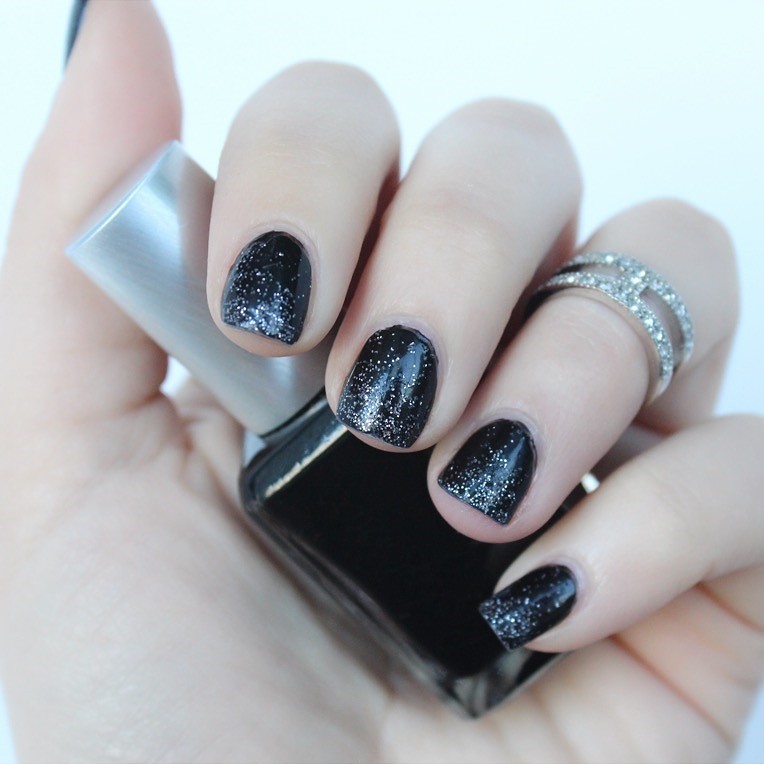 Lazy Girl Halloween Manicure | Black Glitter Nails