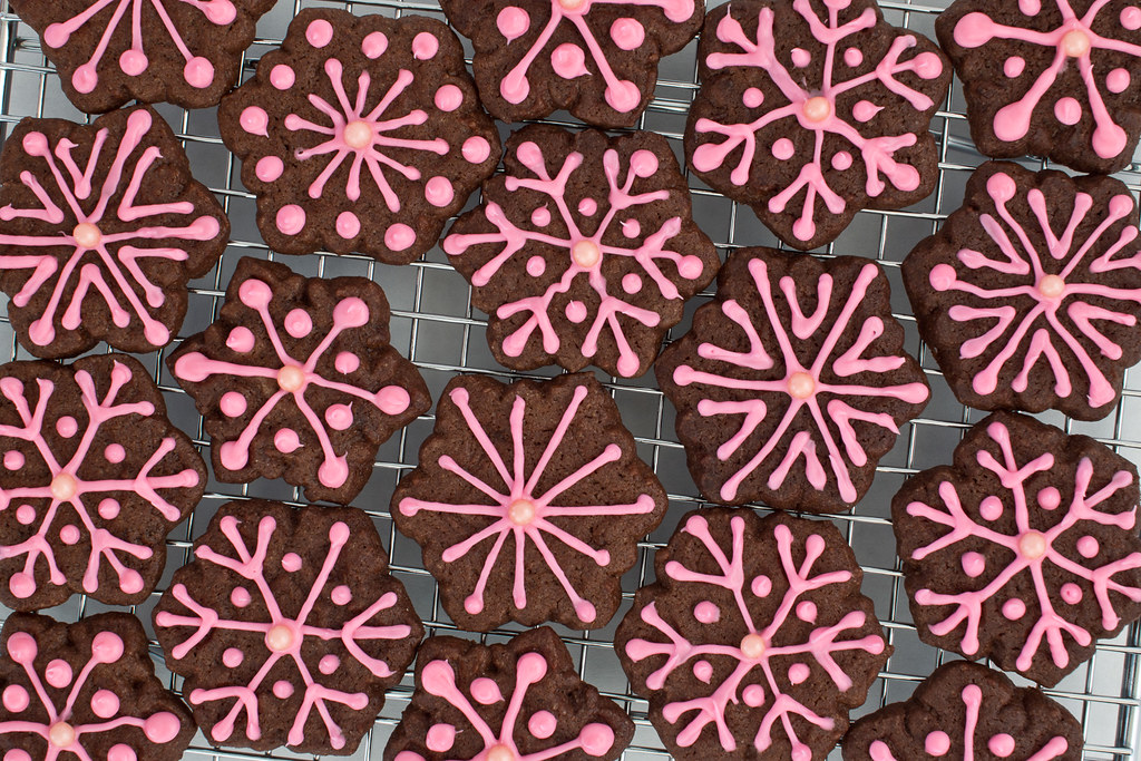 Pink Peppermint Chocolate Snowflake Cookie recipe inspired by the #fbcookieswap and #prayersforkaelyn