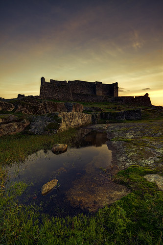 morning castle portugal yellow sunrise lindoso sunrisephoto