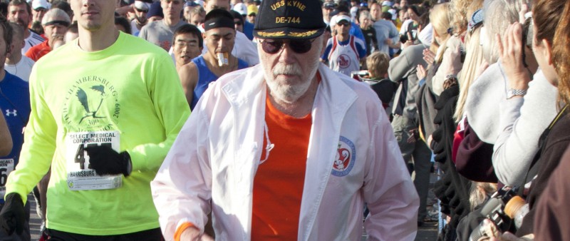 Vědci zkoumají 94letého muže, který doběhl 627 maratonů