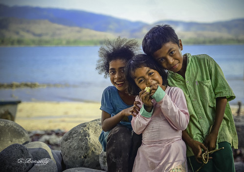travel children indonesia happiness alor eastnusatenggara