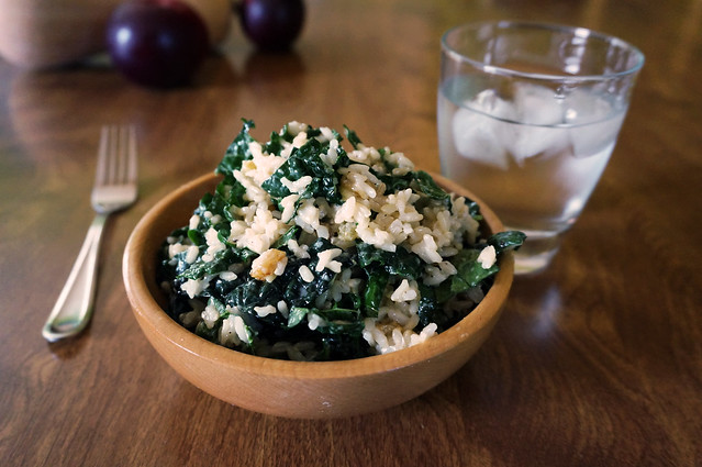 Sweet-salty brown rice and kale salad (with butternut squash and apples heaped oh-so-fashionably in the background)