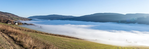 autumn panorama sun sunlight norway fog clouds norge no north valley vista utsikt hdr høst gudbrandsdalen oppland sørfron skutelen