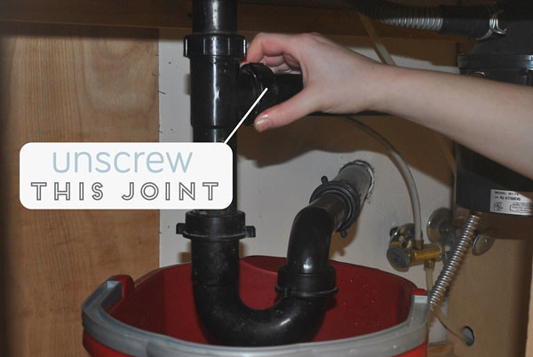 Unscrew-this-joint-sink
