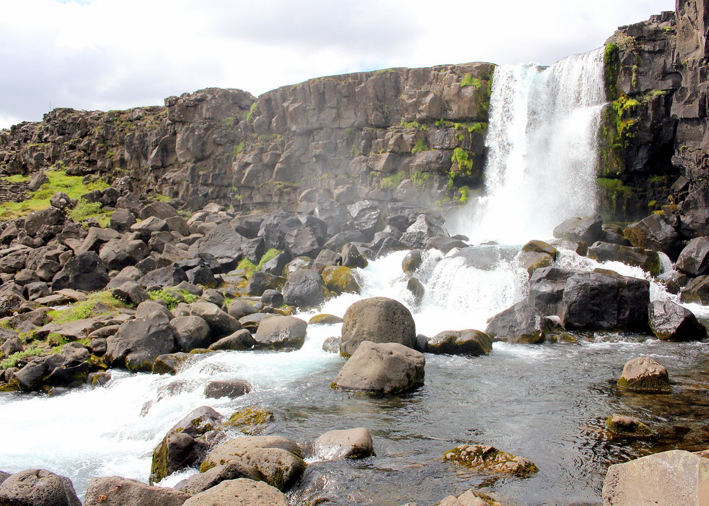 Þingvellir-national-park-waterfall