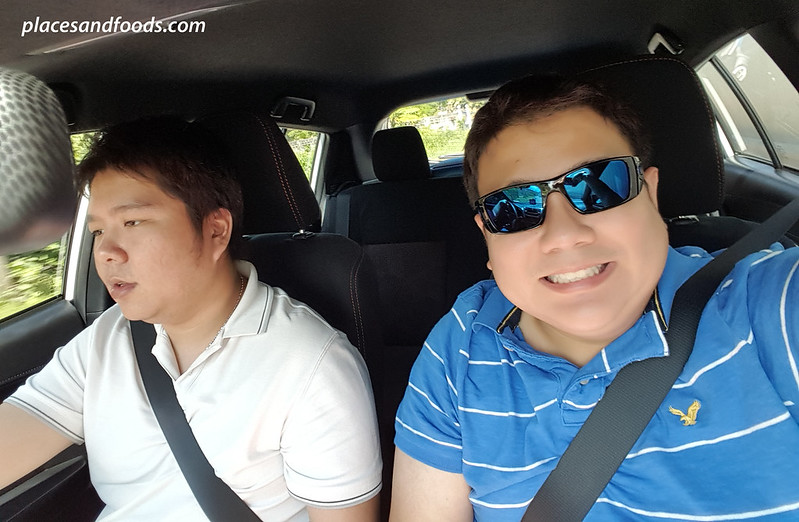 thai rent a car wefie in toyota yaris to khao lak