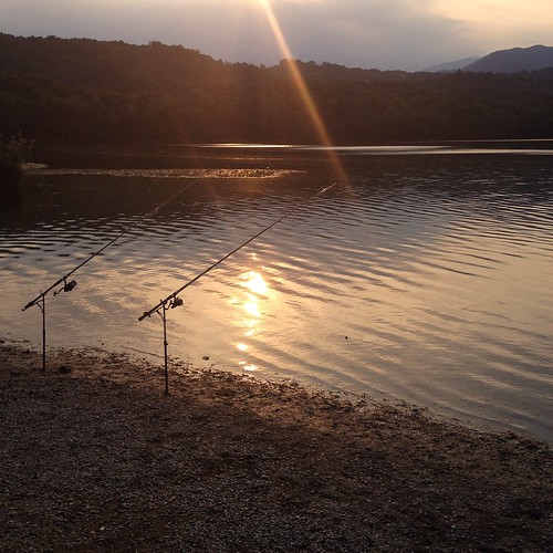 sunset lake beach fishing goldenhour lagopiccolodiavigliana
