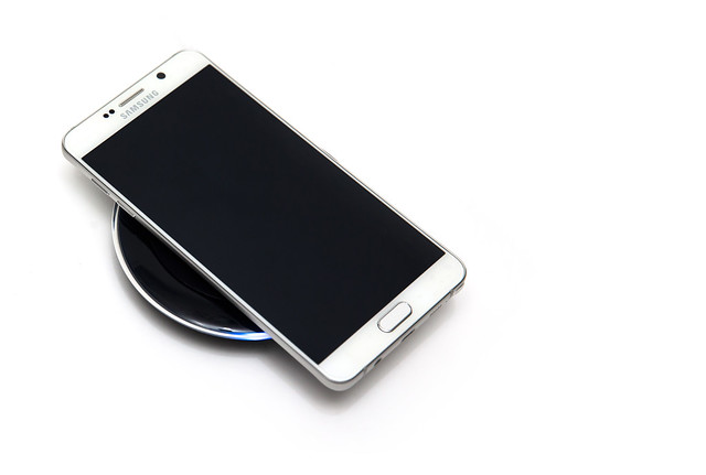 史上最美筆記本！全新設計 Galaxy Note 5 (3) 無線充電變快了！閃電快充實測 @3C 達人廖阿輝