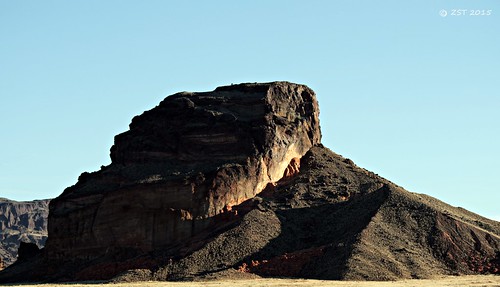 vacation arizona landscape rocks nativeamerican geology navajo volcanicvent basalt reservation indianwells apemountain volcanicrocks diné highway77 zeesstof navajoserviceroute6