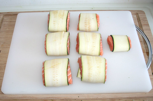 42 - Lachs eingewickelt / Salmon wrapped in zucchini
