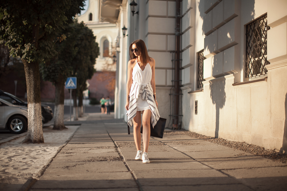 total-white-look-street-style