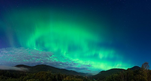 ca blue summer sky cloud mountain canada color tree green nature forest season landscape photo nightscape quebec location québec astrophotography northernlights auroraborealis tewkesbury stonehamettewkesbury