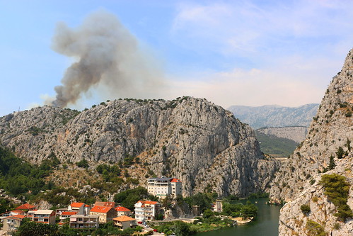 street old city travel summer people mountain color building tree rock danger digital port canon fire eos boat town nice colorful sad serious smoke hill hell engine dramatic croatia calm flame hero stunning fireman drama fortress hazard shocking cetina omis 70d
