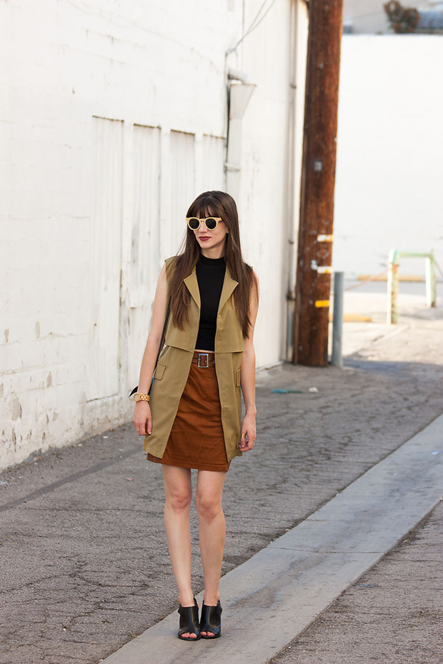 Greylin Faux Suede Skirt, Army Green Sleeveless Trench, Black Crop Top, Wood Sunglasses