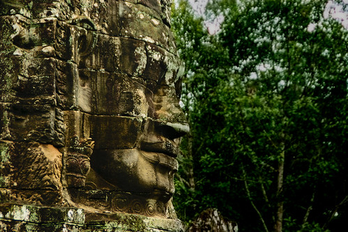 Stone faces, Angkor Wat