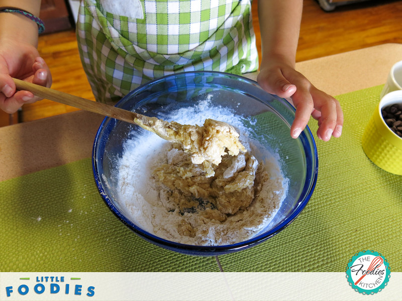 Little Foodies: Giant Skillet Cookie