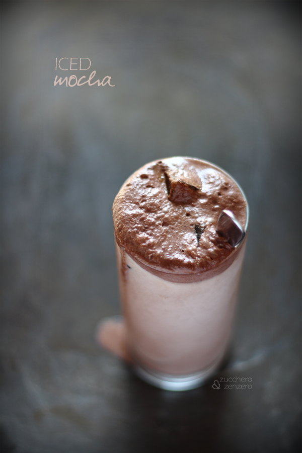 Latte al cioccolato e caffè (iced mocha)