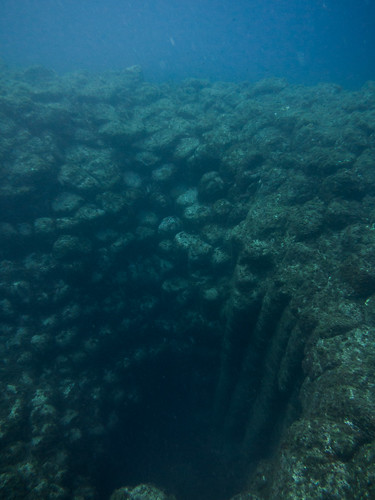 scuba santamaria scubadiving basalt açores tauchen basaltsäulen azoren columnarbasalt basaltcolumns underwaterlandscape unterwasserlandschaft