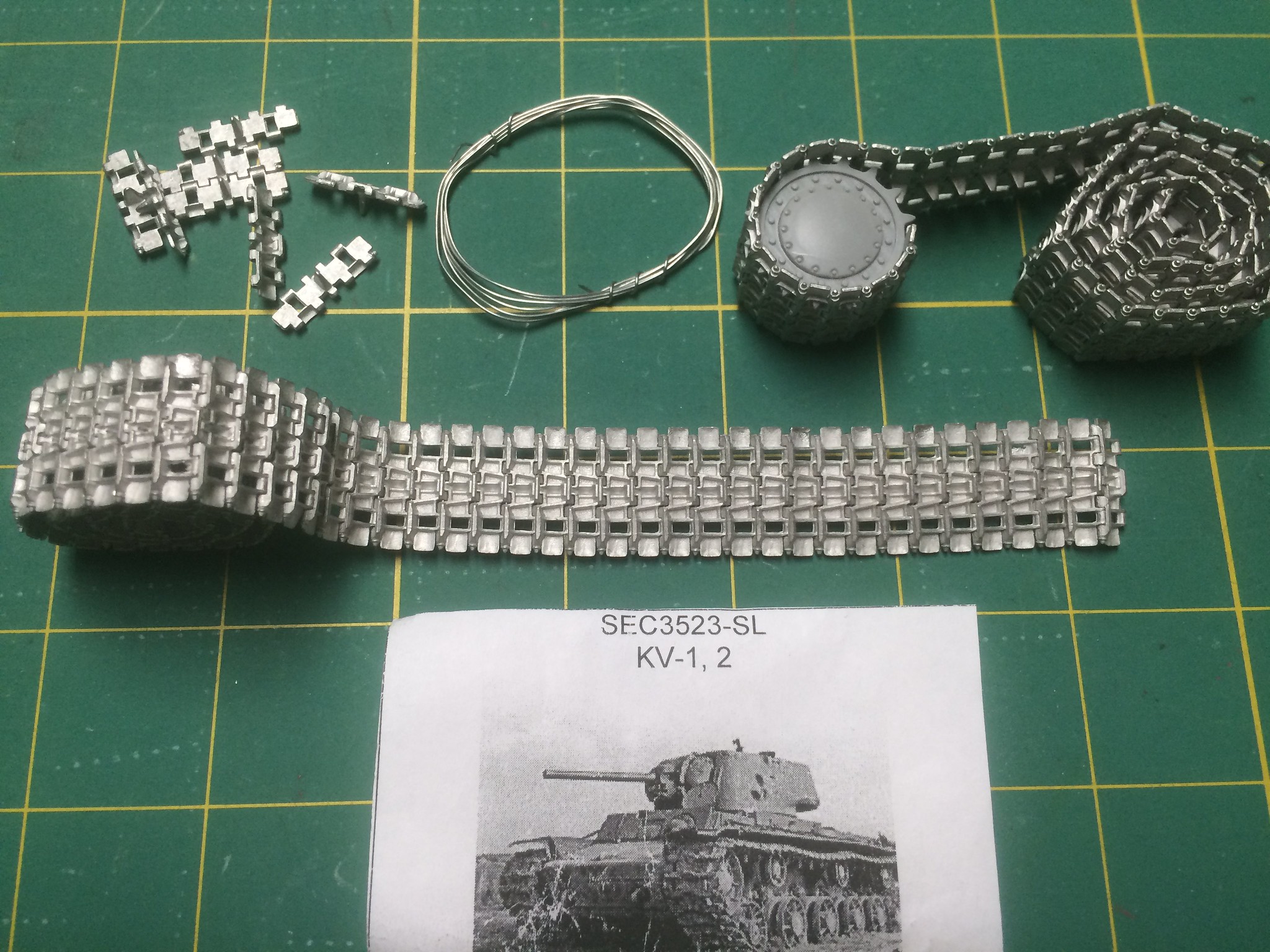 Gvozdika 1:35 scale kit Details about   Sector35 3539-SL Assembled Metal Tracks for MT-LB,LBU 