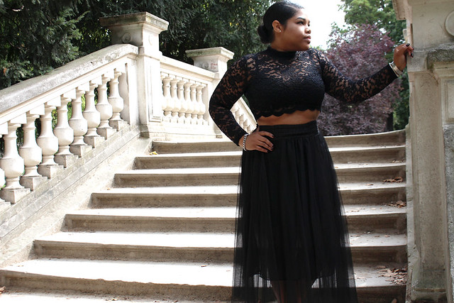 h&m, goth look, tulle skirt, how to style tulle, paris, black girl, blogger, lace crop top, low bun, midi skirt, fashion, tulle, lace, princess