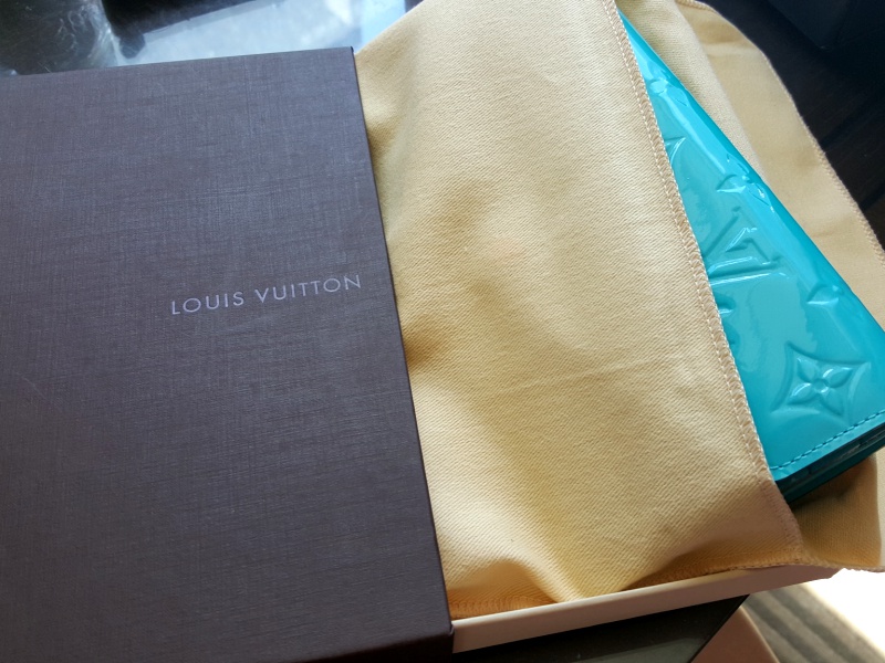 Louis Vuitton Vernis Sarah Wallet