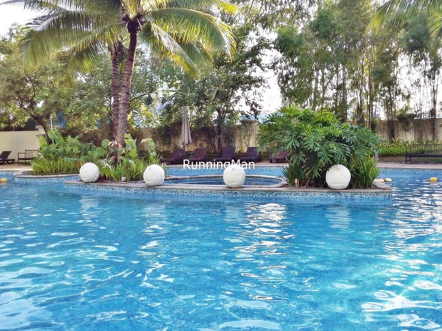 Radisson Blu Hotel 07 - Swimming Pool
