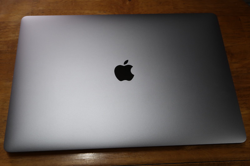 MacBook Pro 15インチ Touch Bar本体