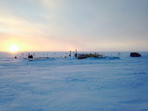 sunset greenland summit fueltanks summitstation