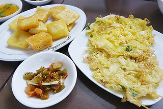Yangon 999 Shan Noodles - Egg Omelette and Fried Chickpeas Tofu