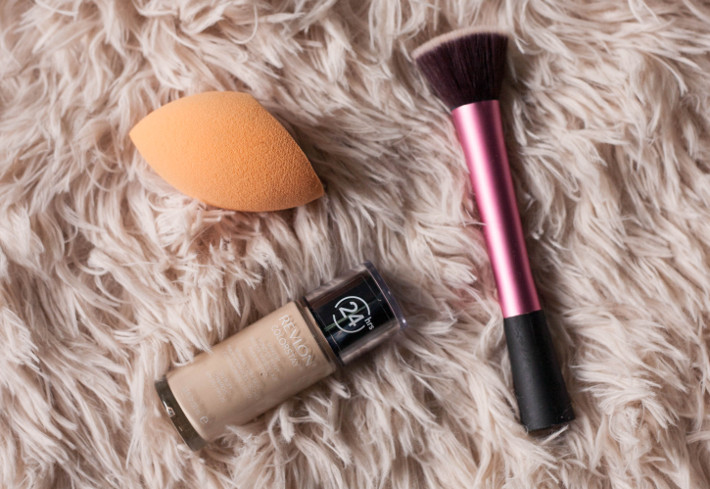 Beauty review: comparing buffing brush with beautyblender
