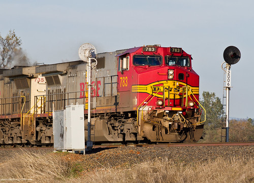 railroad trains signals bnsf searchlights freighttrain manifest warbonnet bnsfrailway orovillecalifornia upsacramentosubdivision