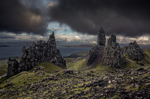 skye canon landscape scotland rocks isleofskye sigma greysky rockstack greyclouds oldmanofstorr storr 1735 grantmorris grantmorrisphotography