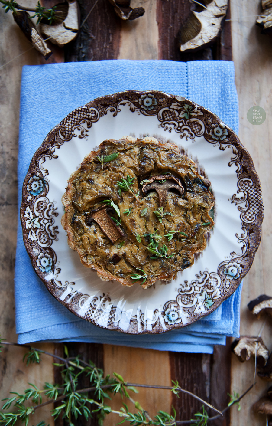 Vegan tartlets with wild mushrooms, herbs and tofu (gluten-free)