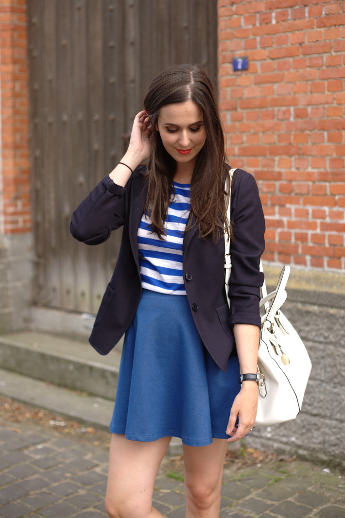 outfit: back to school, preppy stripes, blazer and skater skirt