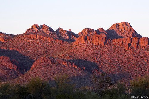 light sunset arizona mountains nationalpark shadows desert tucson peak saguaro picturerocks alpenglow saffordpeak canonrebelt4i
