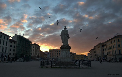sky italy sun monument sunrise nikon colours alba piazza livorno luce