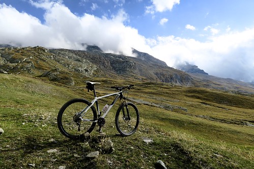 italy cycling cogne
