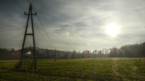 sunset sky sun backlight clouds landscape lumix austria österreich sonnenuntergang meadow wiese himmel wolken panasonic landschaft sonne niederösterreich hdr gegenlicht electricitypylons strommast loweraustria fz150